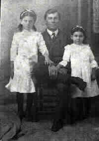 Matthew Luke Wood, Effie Maybell Wood, Ellie Amanda Wood  (166 KB)
 
(Click on Picture to View Full Size)