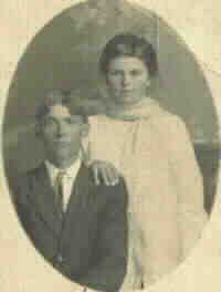 Rose Nell Wood and husband William Henry Graham  (154 KB)
 
(Click on Picture to View Full Size)