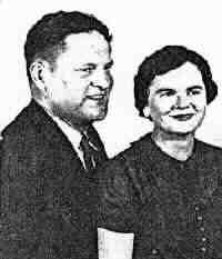 John William Hill and Audine Ryals  (136 KB)
 
(Click on Picture to View Full Size)