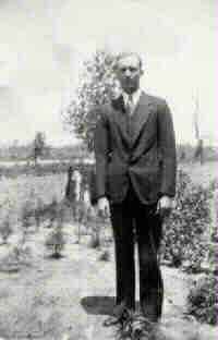 Elton Everett Pearson  (182 KB)
 
(Click on Picture to View Full Size)